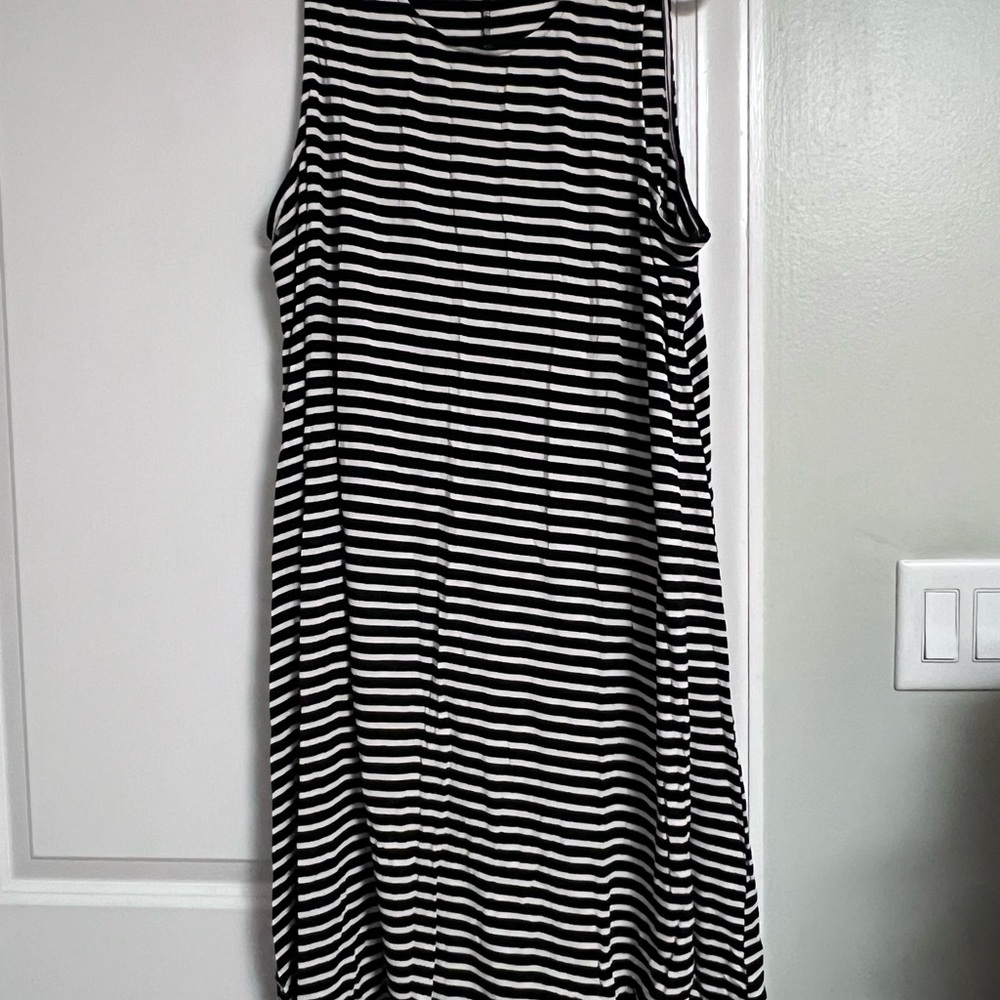 Old Navy Black & White Striped Midi Dress